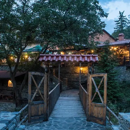 комплекс водопада Хотел Khrabrino