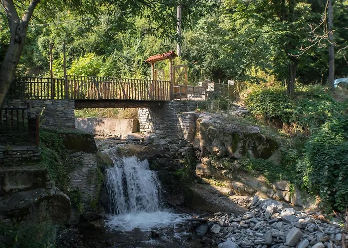 комплекс водопада Хотел