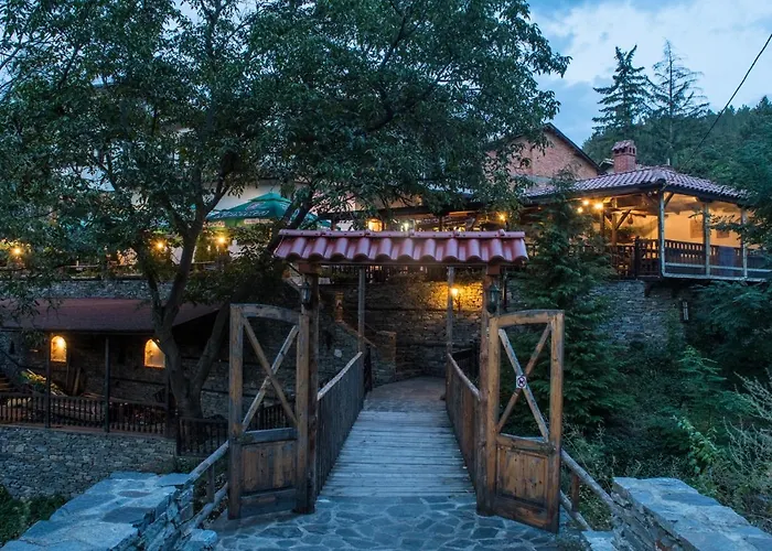 комплекс водопада Хотел Khrabrino